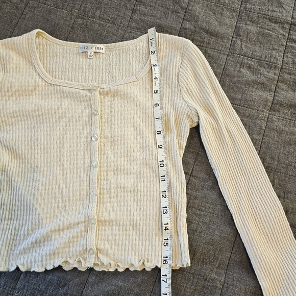 Fitz + Eddi | Cropped Ruffle Lettuce Edge Button Down Scoop Neck Cardigan - Picture 7 of 8